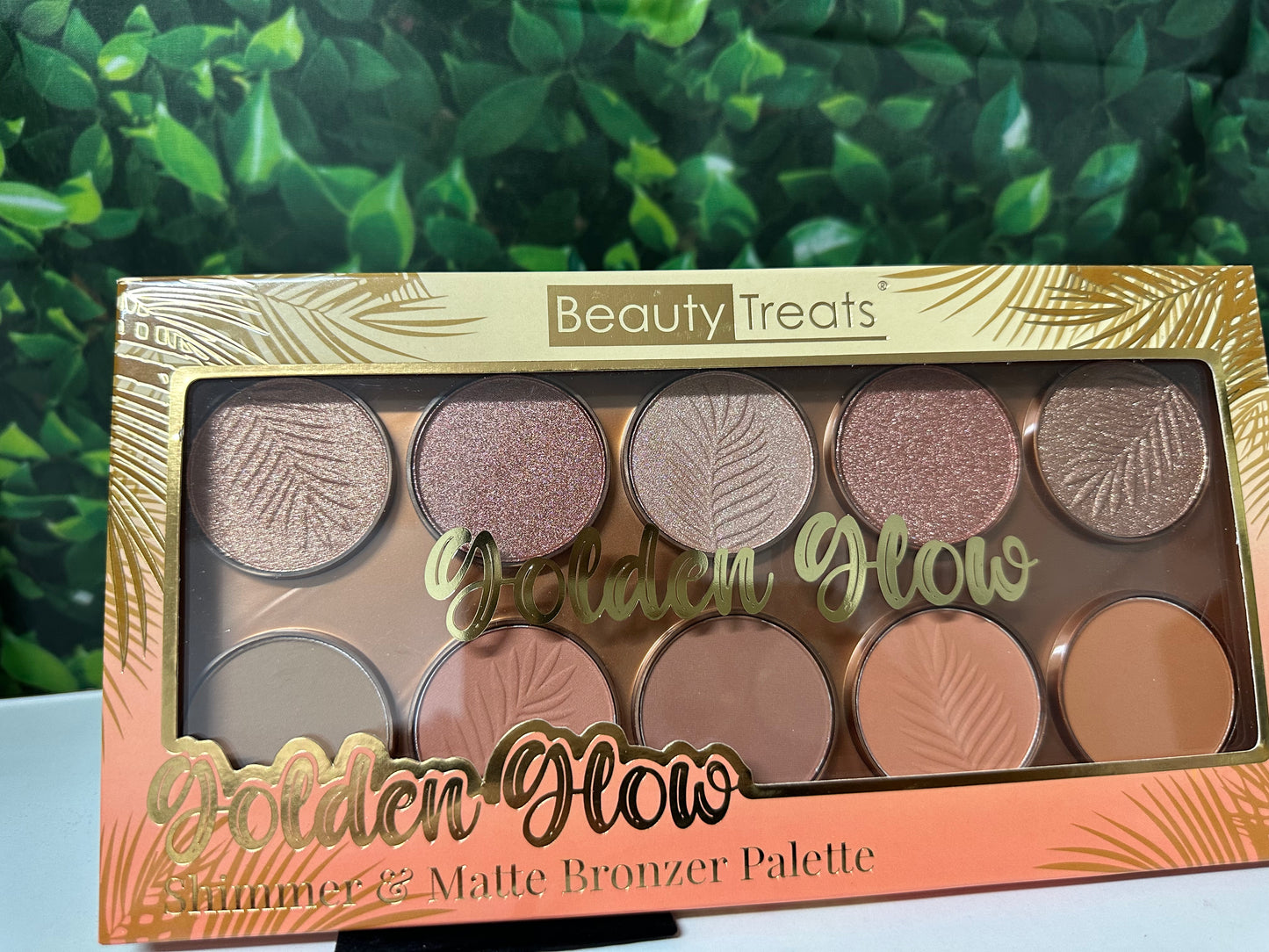 Blush and bronze pallets