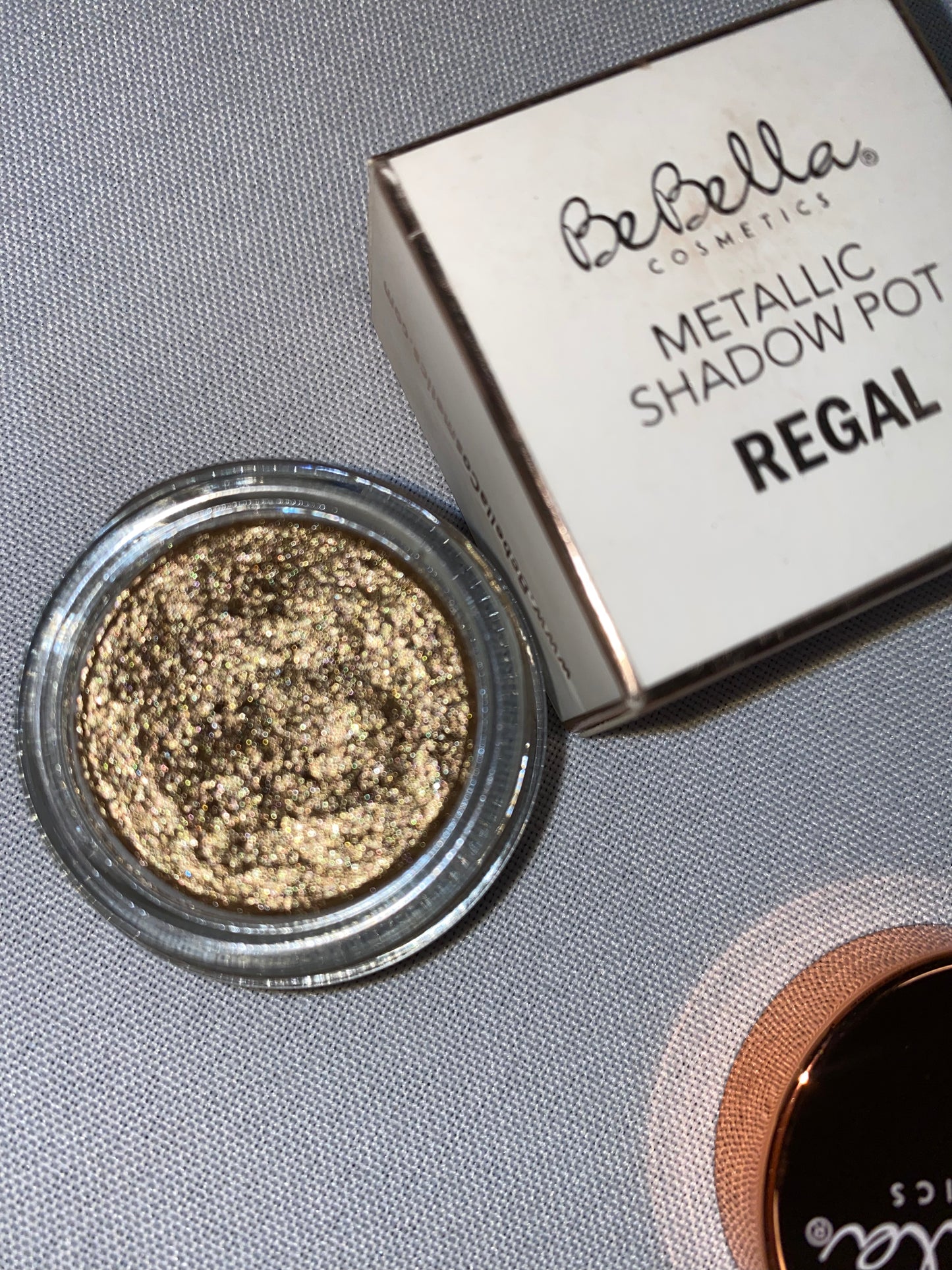 Regal metallic shadow